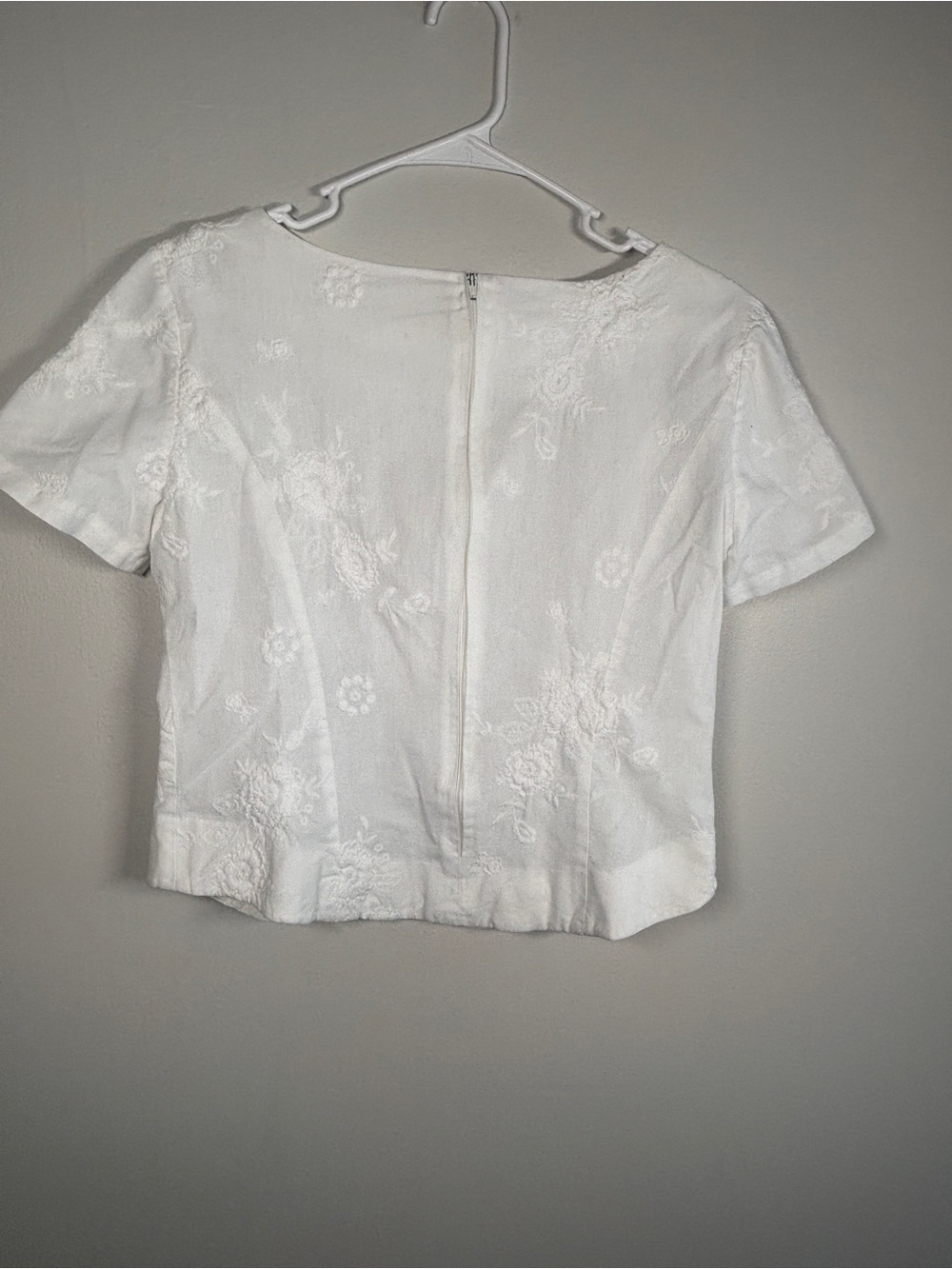 White Short-Sleeve Embroidered Boatneck Blouse - Picture 2 of 2